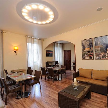 Hotel Duc De Padoue Корте Екстериор снимка