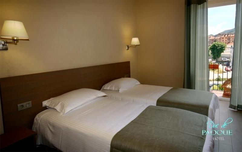 Hotel Duc De Padoue Корте Екстериор снимка